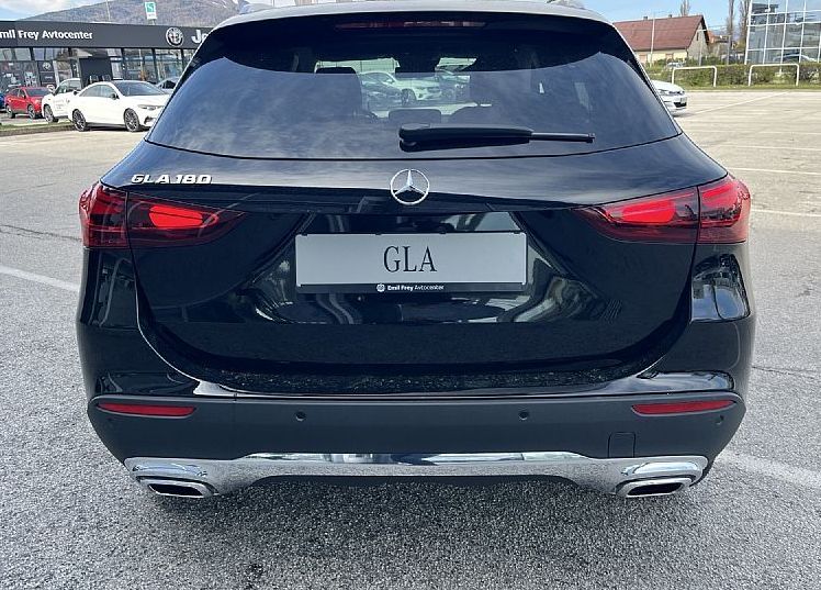 Zunanja slika - Mercedes-Benz GLA-Razred - 180 Progressive ...na zalogi... - 6