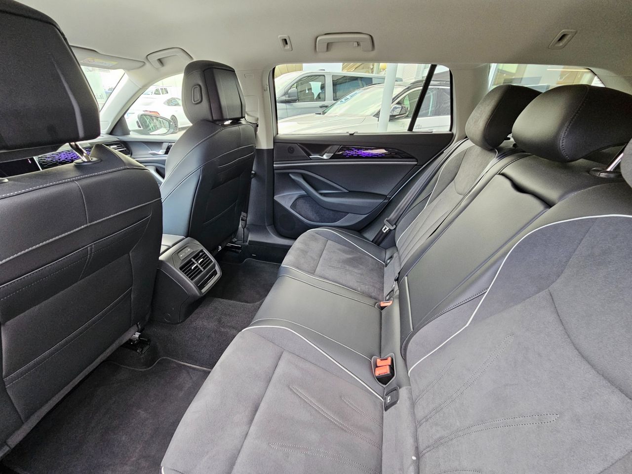 Zunanja slika - VW Passat - Variant 1.5 TSI eHybrid Elegance DSG - 8