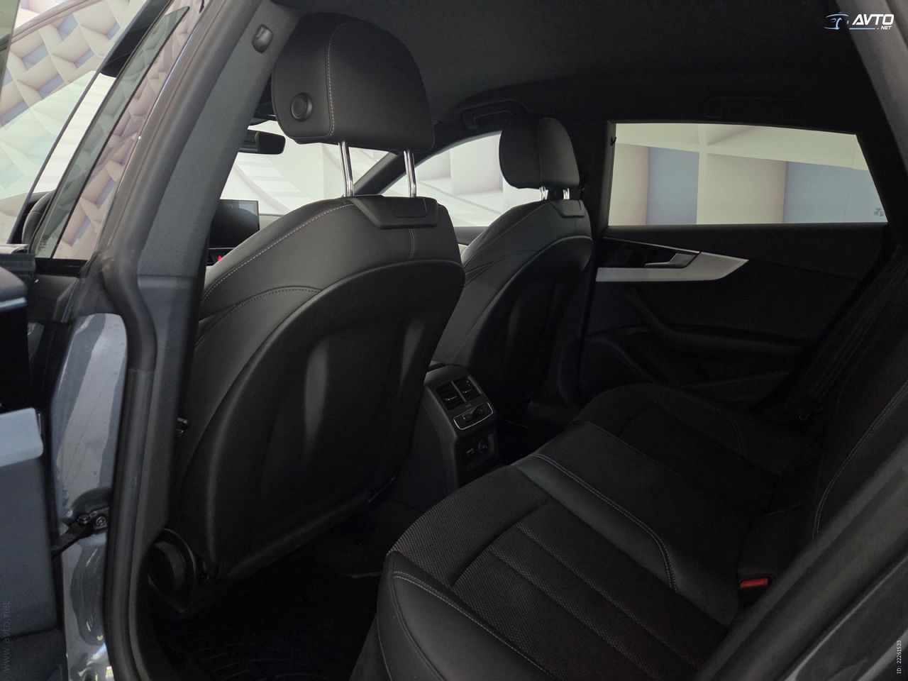 Notranja slika - Audi A5 - Sportback 40 TDI S line S tronic - 12