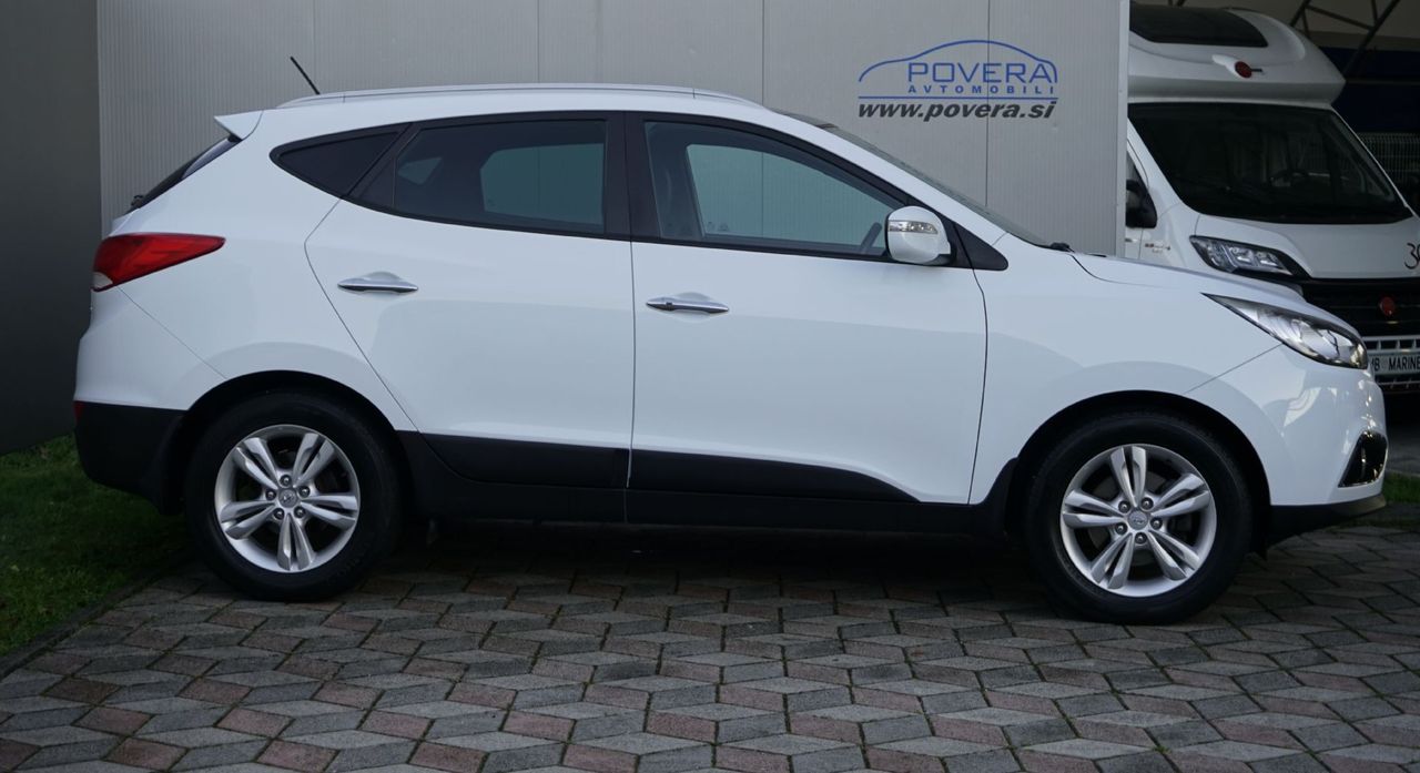 Zunanja slika - Hyundai ix35 - 2.0 CRDI Premium 4WD+USNJE+PANO.+KAMERA+1.LAST. - 4