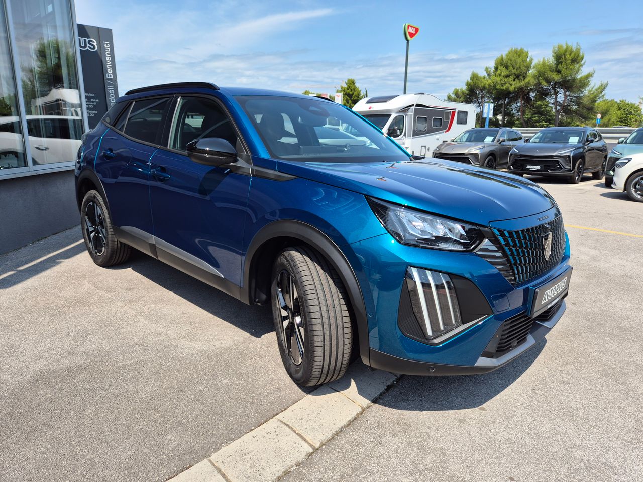 Zunanja slika - Peugeot 2008 - Allure HIBRID 145 - 4