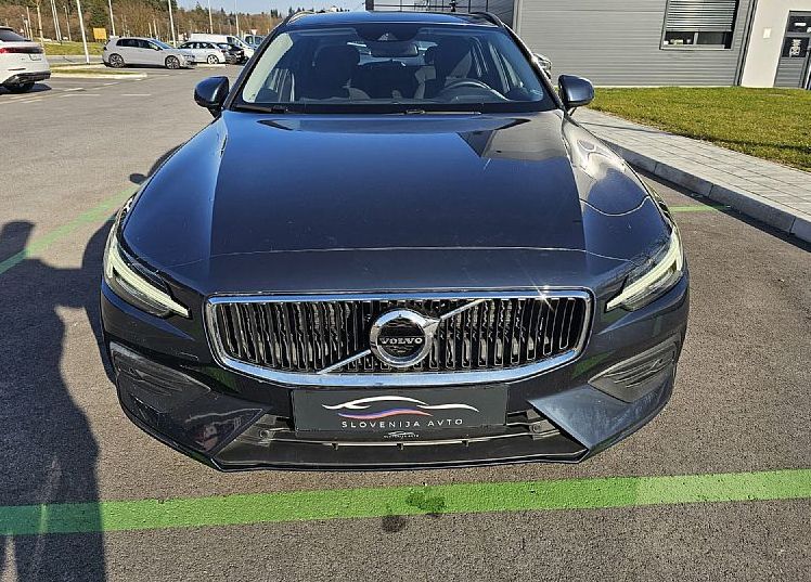 Zunanja slika - Volvo V60 - B4D AUT Momentum Pro AT8|Navi|FuLED|Assist|Radar - 2