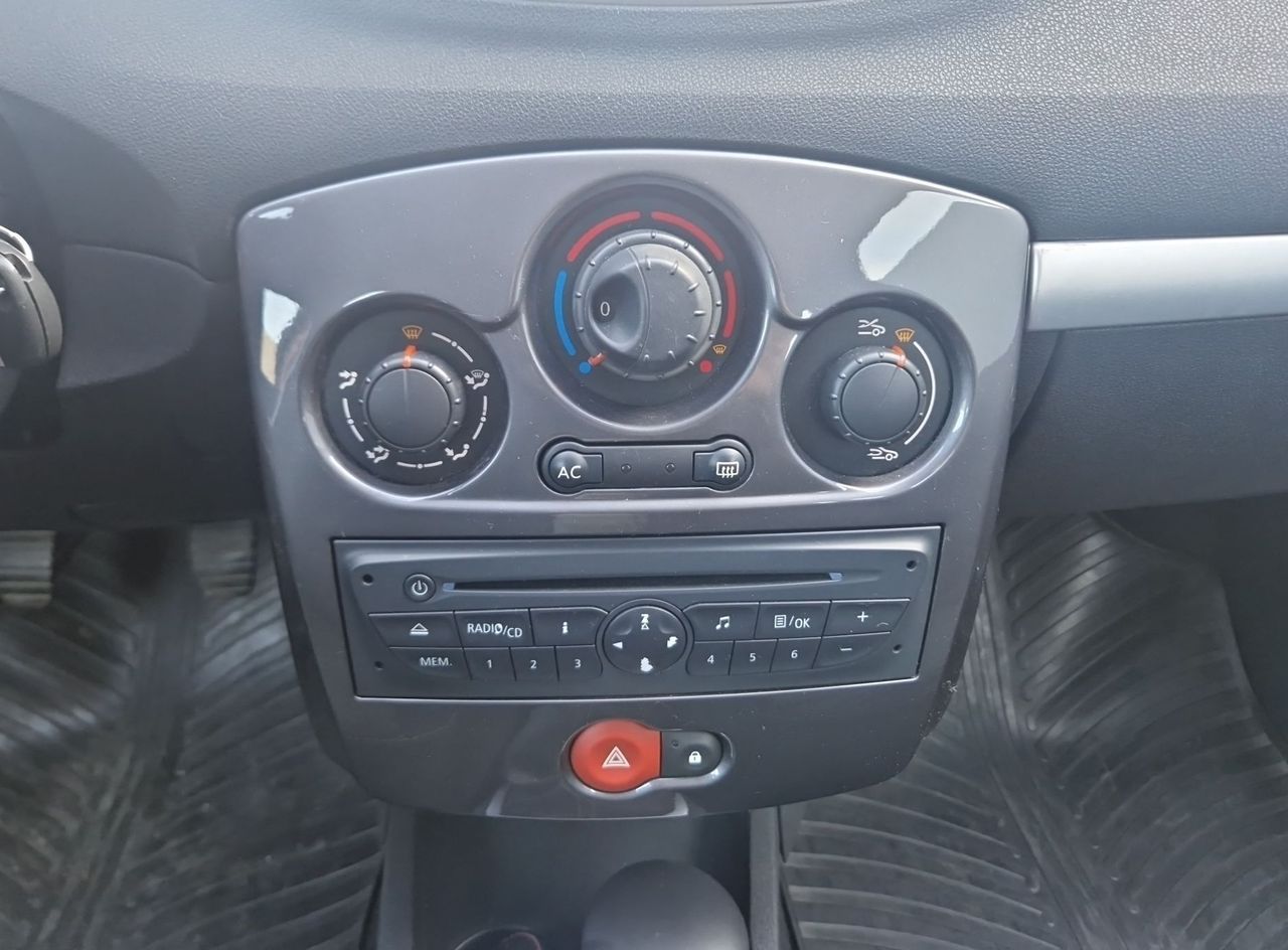 Zunanja slika - Renault Clio - 1.2 16V Avantage - 13