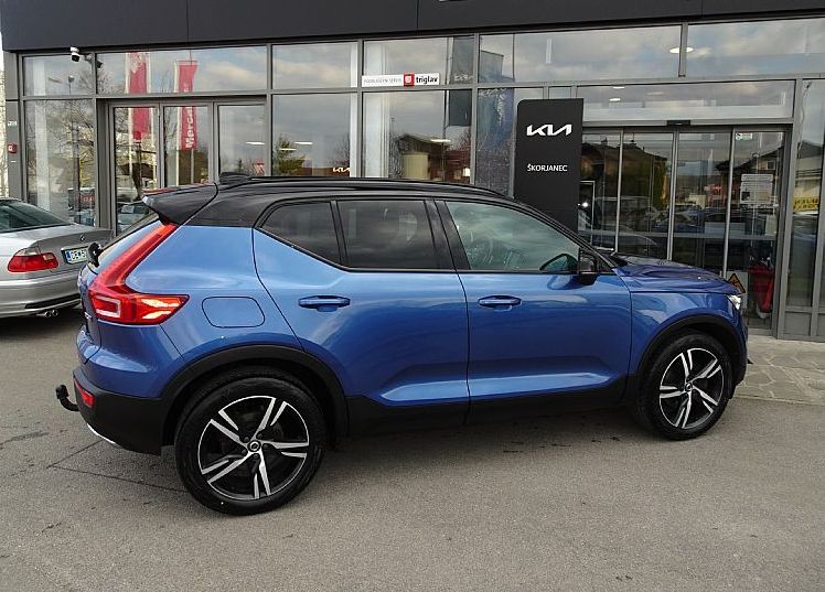 Zunanja slika - Volvo XC40 - D3 A AWD R-Design ODLIČNO OHRANJEN - 4