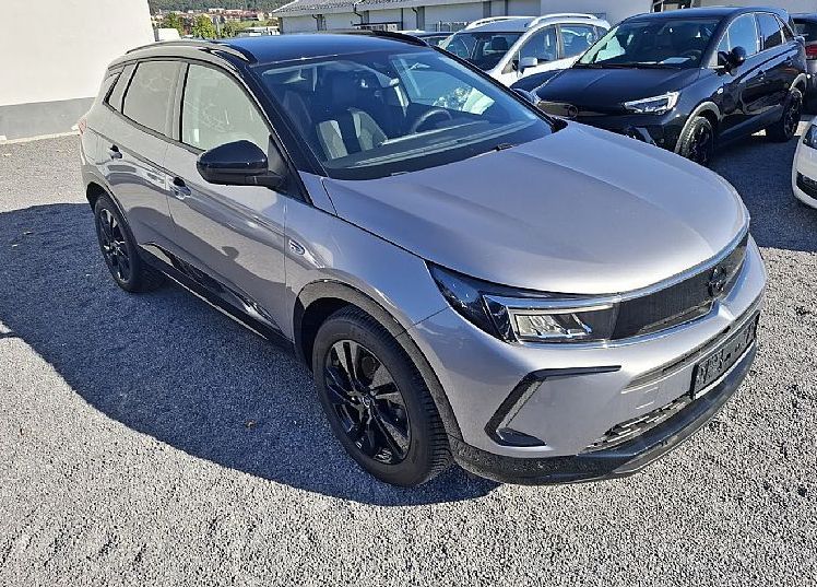 Zunanja slika - Opel Grandland - 1.2 TURBO 130KM GS - samo 7.208 prevoženih km - 2