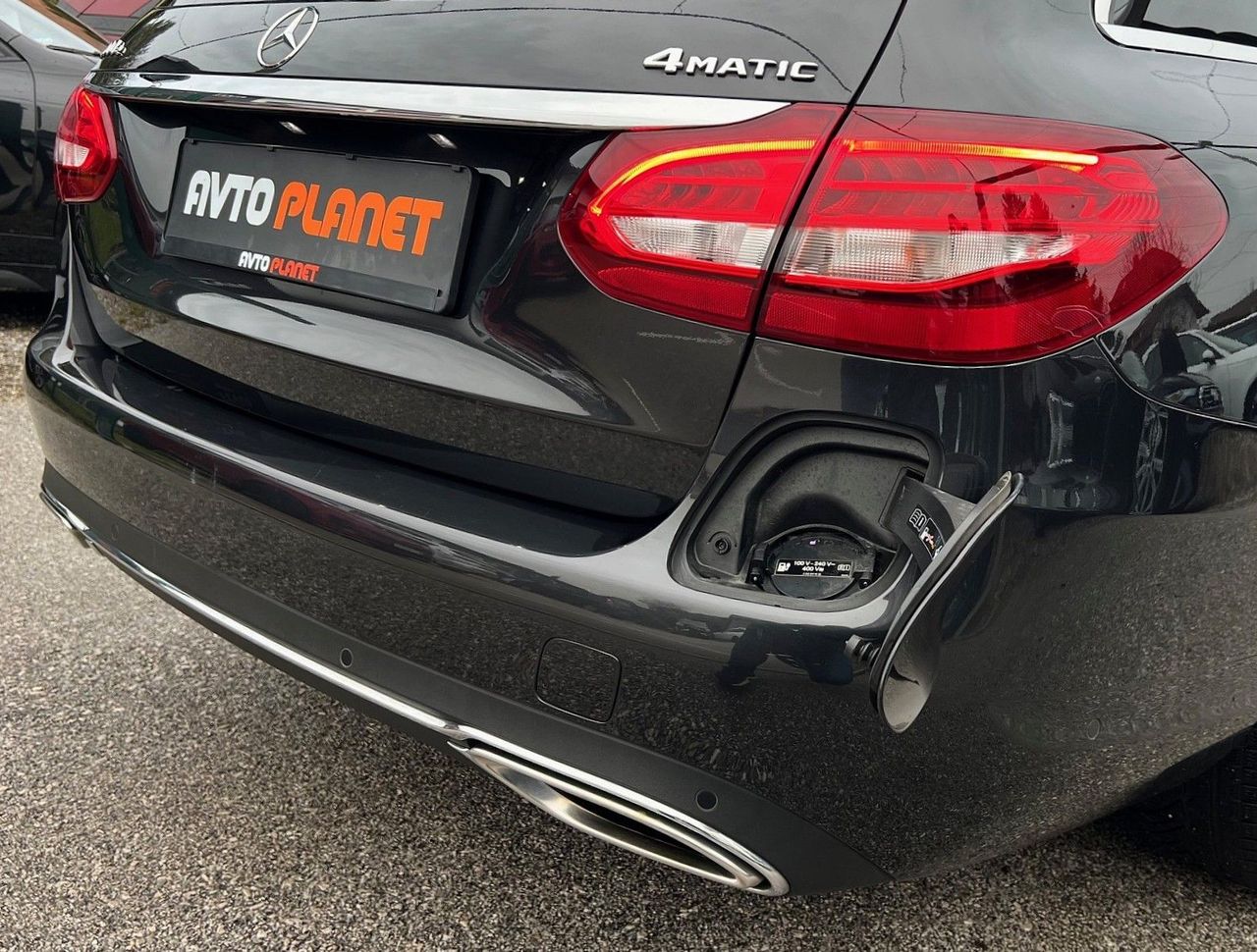 Zunanja slika - Mercedes-Benz C-Razred - C 300 EQ 4MATIC Le84.000km LED ACC WEBASTO ALU19 - 12