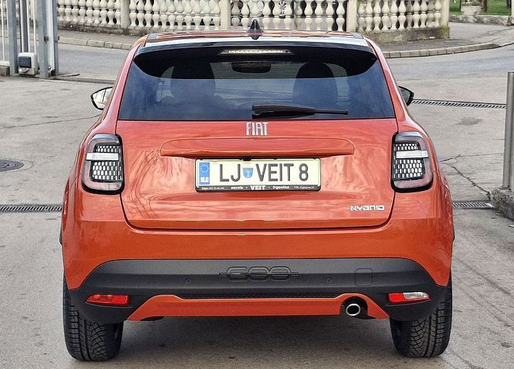 Zunanja slika - Fiat 600 - 1.2 T3 Hybrid DCT 110 LaPrima - 5