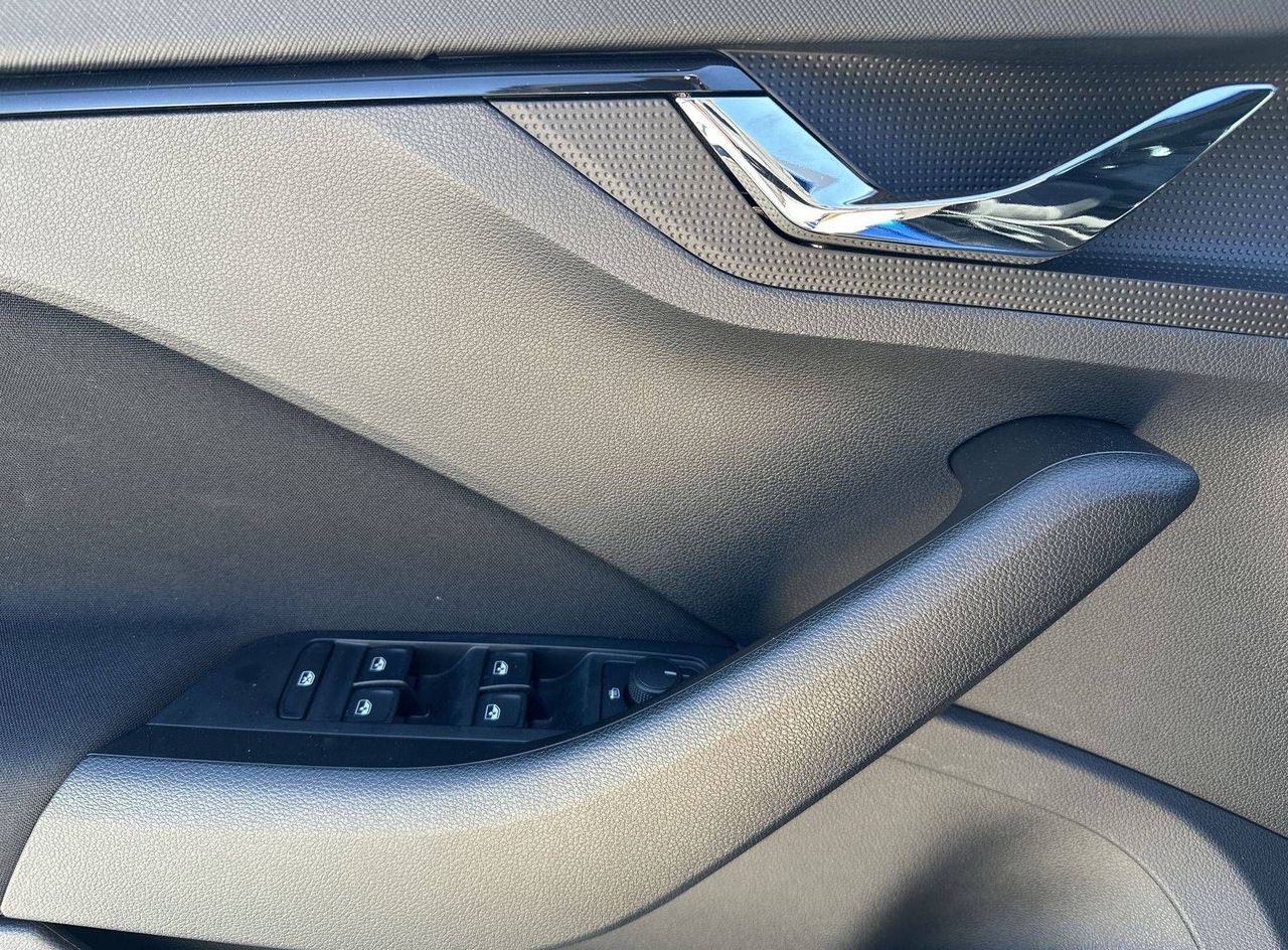 Zunanja slika - Škoda Kamiq - 1.0 TSI Sport  Volan+sedeži  Kamera - 12