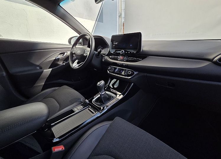 Zunanja slika - Hyundai i30 - 1.5 T-GDI MHEV PREMIUM SMART WINTER - 10