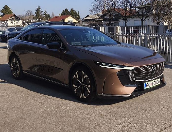 Zunanja slika - Mazda Mazda6e - 69 kWh TAKUMI - 3
