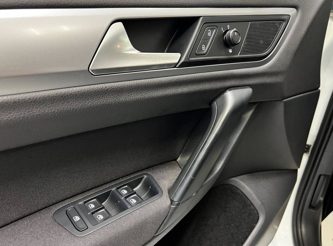 Zunanja slika - VW Golf - Sportsvan 1.0 TSI-JAMSTVO-SERVISIRAN-OBROK ŽE OD 160€ - 19