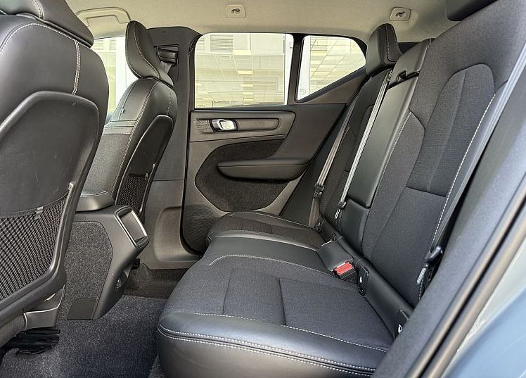 Zunanja slika - Volvo XC40 - D3 A Momentum - 8