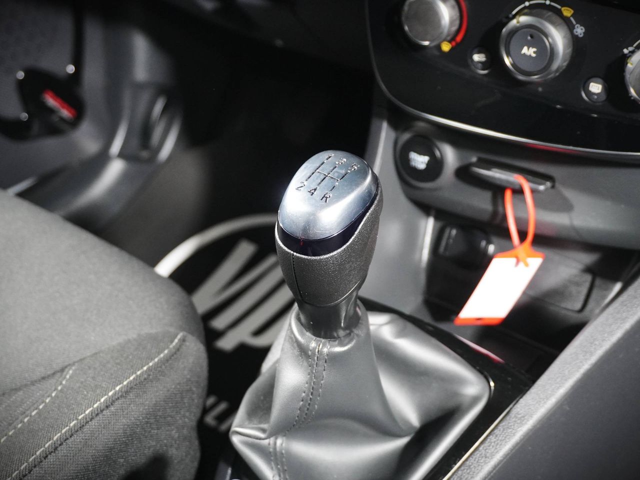 Zunanja slika - Renault Clio - 1,2 16V Zen - 11