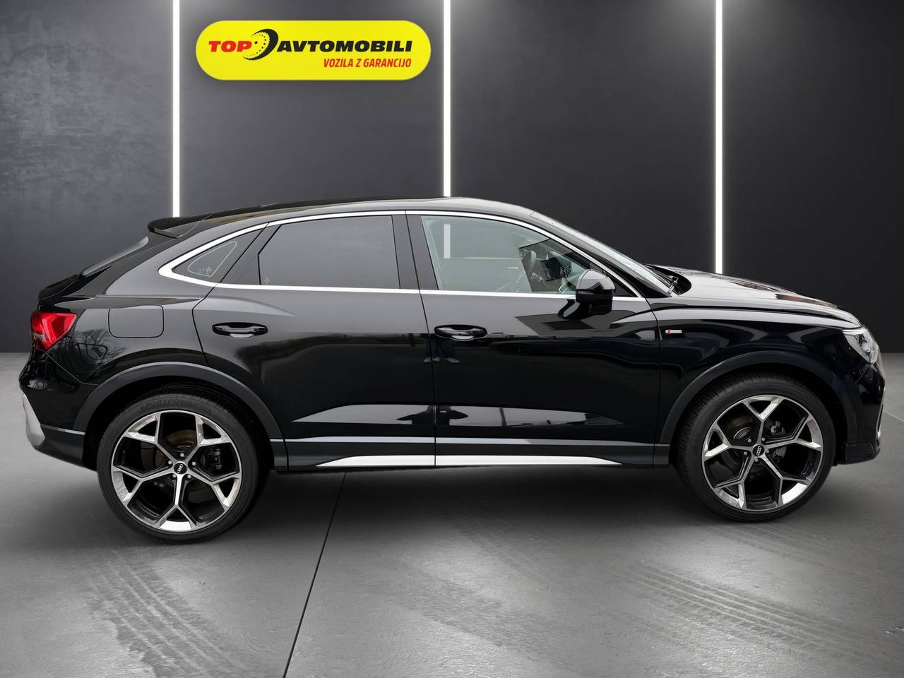 Zunanja slika - Audi Q3 - 35 TFSI S Line LED KAM RADAR NAVI PDC GRETJE SED.. - 24