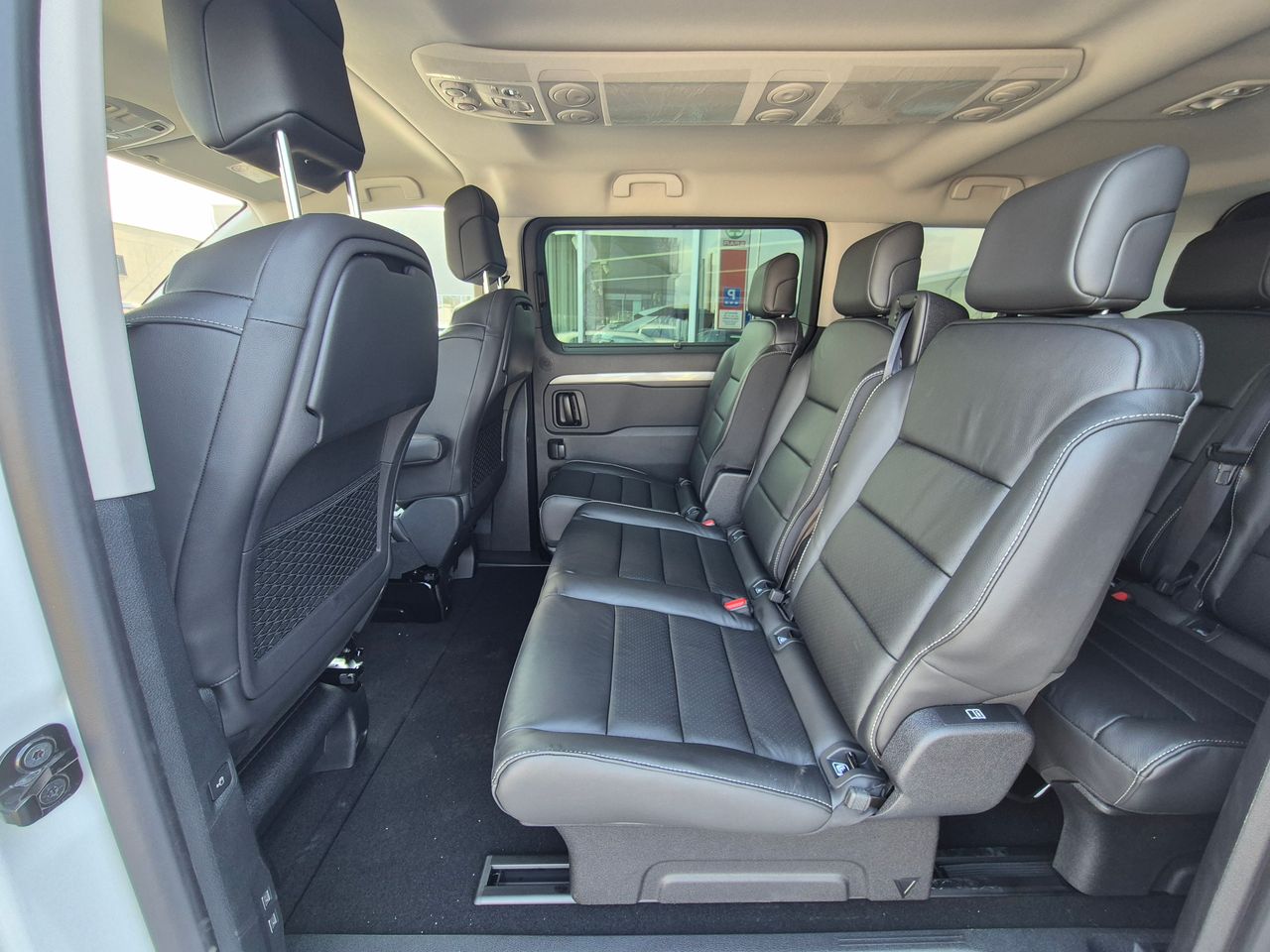 Zunanja slika - Peugeot Traveller - L2 Business Vip 2.2 B-HDI 180 EAT8 - 8