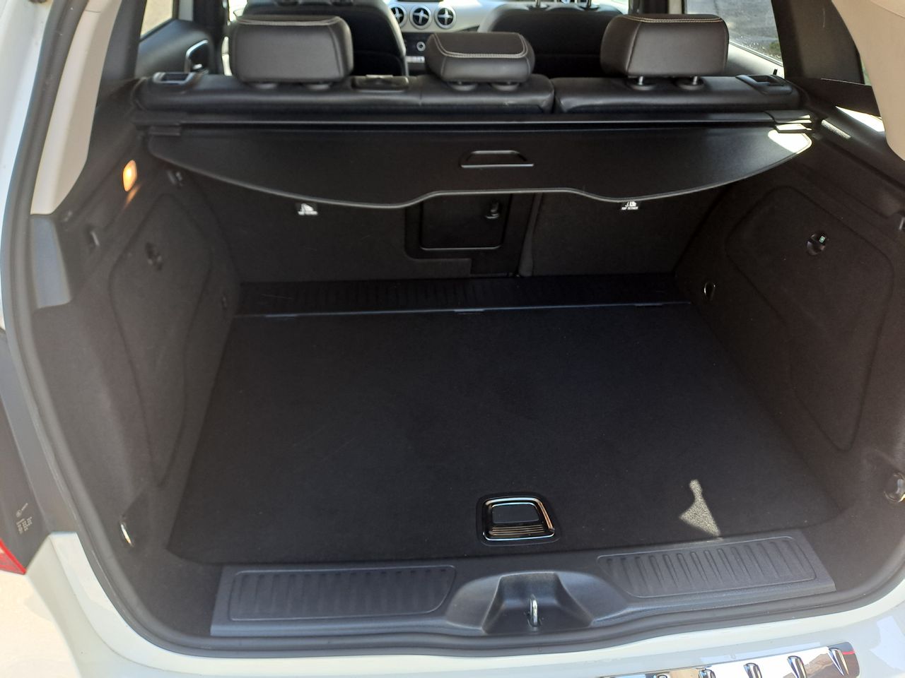 Notranja slika - Mercedes-Benz B-Razred - B200D 4 MATIC URBAN - 10