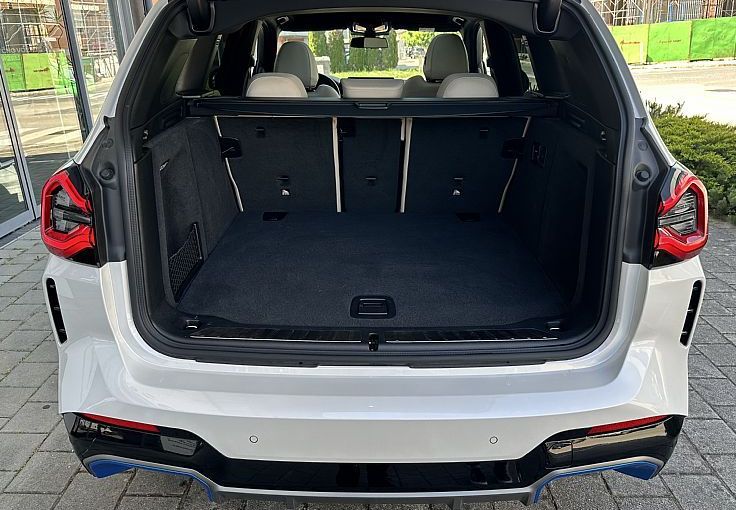 Zunanja slika - BMW iX3 - Impressive   I  M sport  I  Head Up - 12