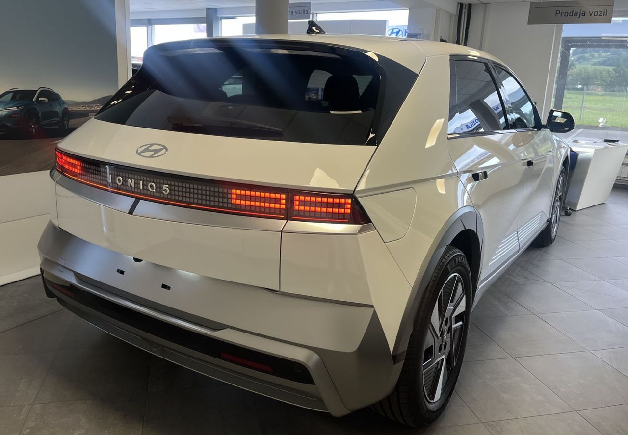 Zunanja slika - Hyundai Ioniq 5 - 84 kWh PREMIUM - 6