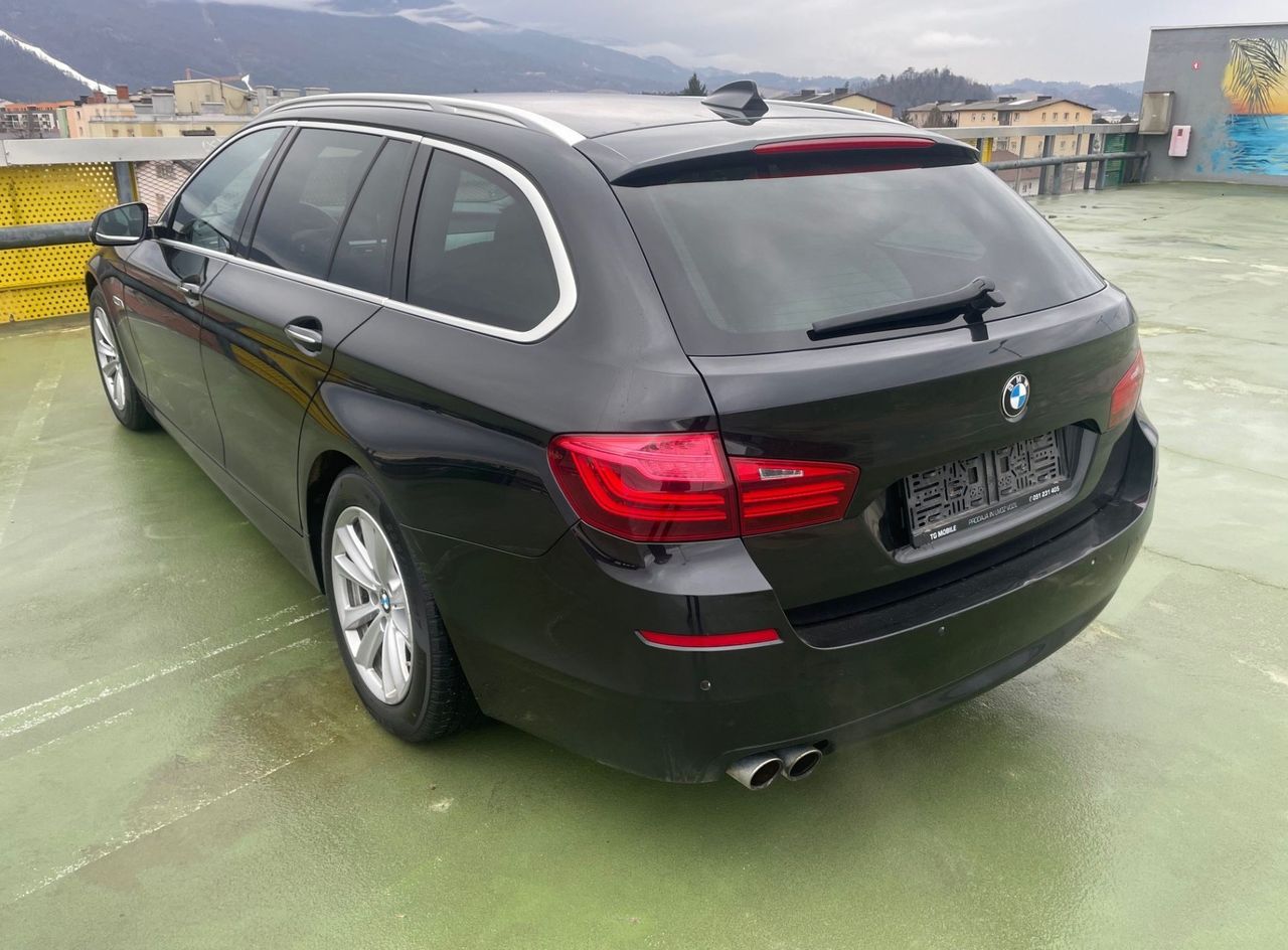 Zunanja slika - BMW Serija 5 - Touring: 520d 140 KW BI-XSENON.NAVI.USNJE.PDC S+Z - 3