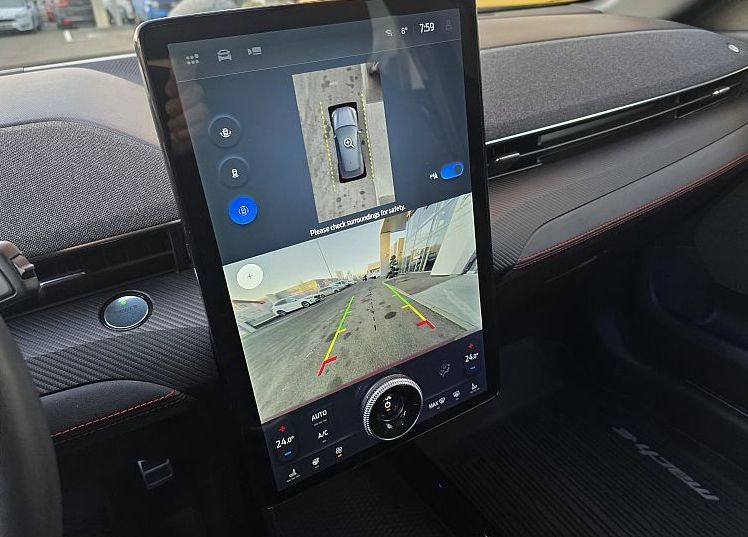 Zunanja slika - Ford Mustang Mach-e - 76kWh 198kW samodejni AWD - SLO -jamstvo - 11