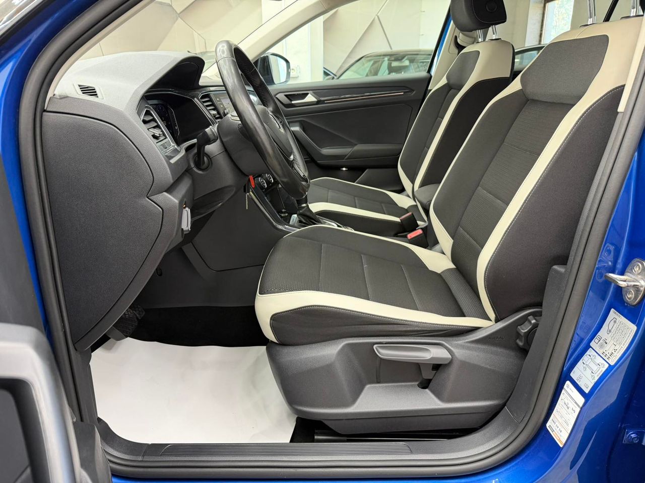 Zunanja slika - VW T-Roc - 2.0 TDI 4M AUT. - 8