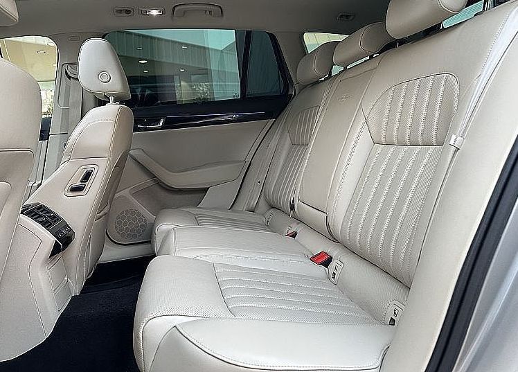 Zunanja slika - Škoda Superb - Combi 2.0 TSI L K DSG - 8