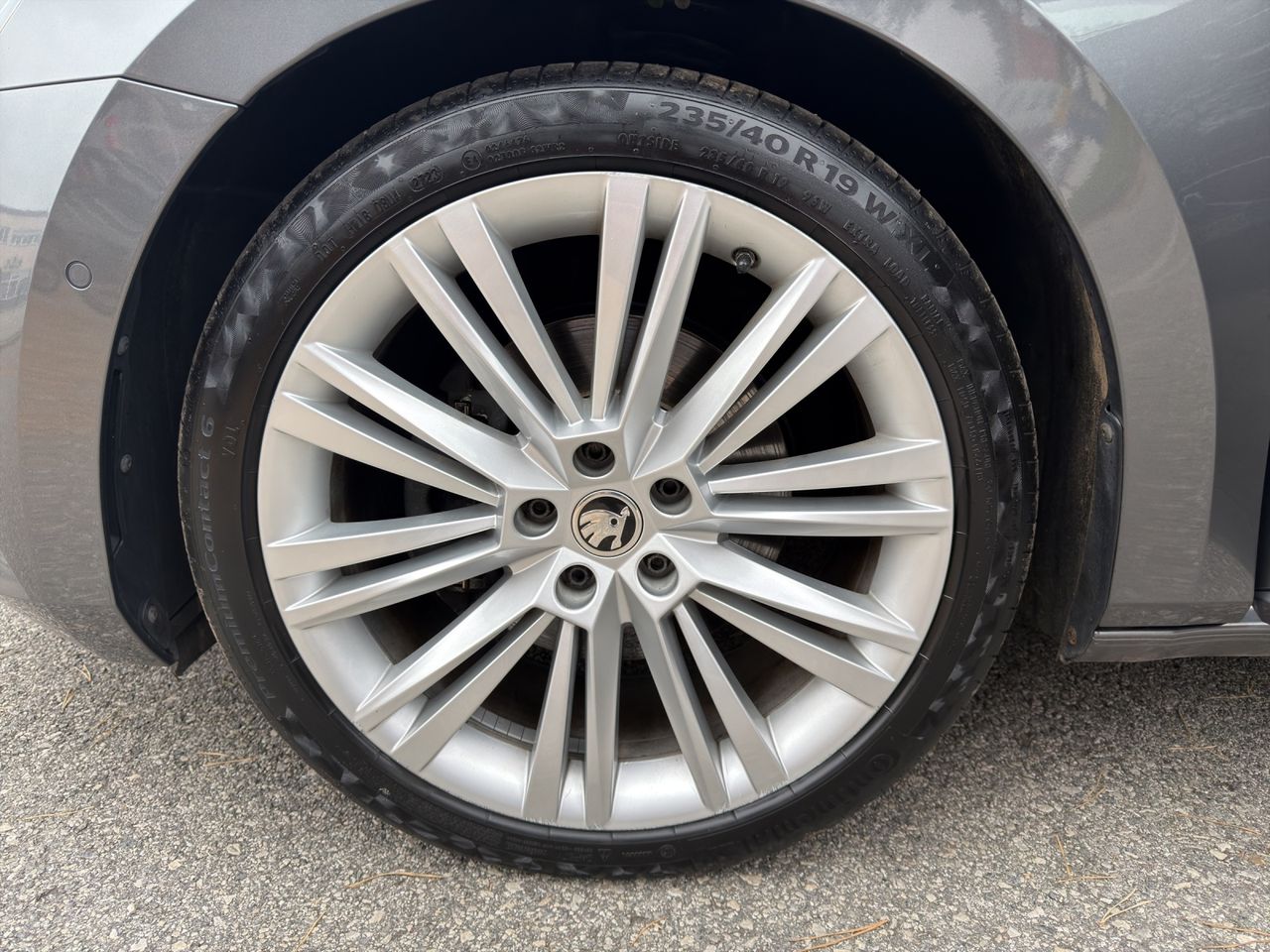 Zunanja slika - Škoda Superb - Combi 4x4 2,0 TDI DSG - 2