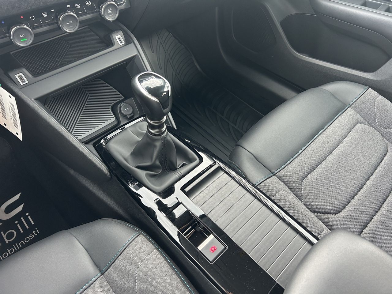 Zunanja slika - Citroën C4 - 1,2 PureTech 130 Feel - 12