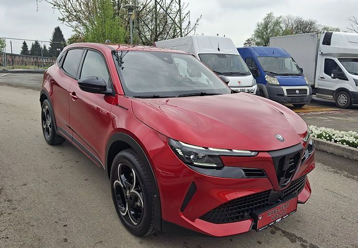 Zunanja slika - Alfa Romeo Junior - 1.2 E-DCT6 MHEV 145 SPECIALE 1. LASTNIK SLOVENSKI - 3