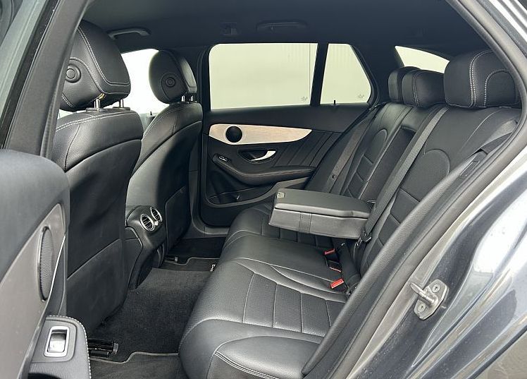 Zunanja slika - Mercedes-Benz C-Razred - 180 AMG LINE -PDC-KAMERA-AMBI-LANE-TEMPO-LED-ALU17 - 10