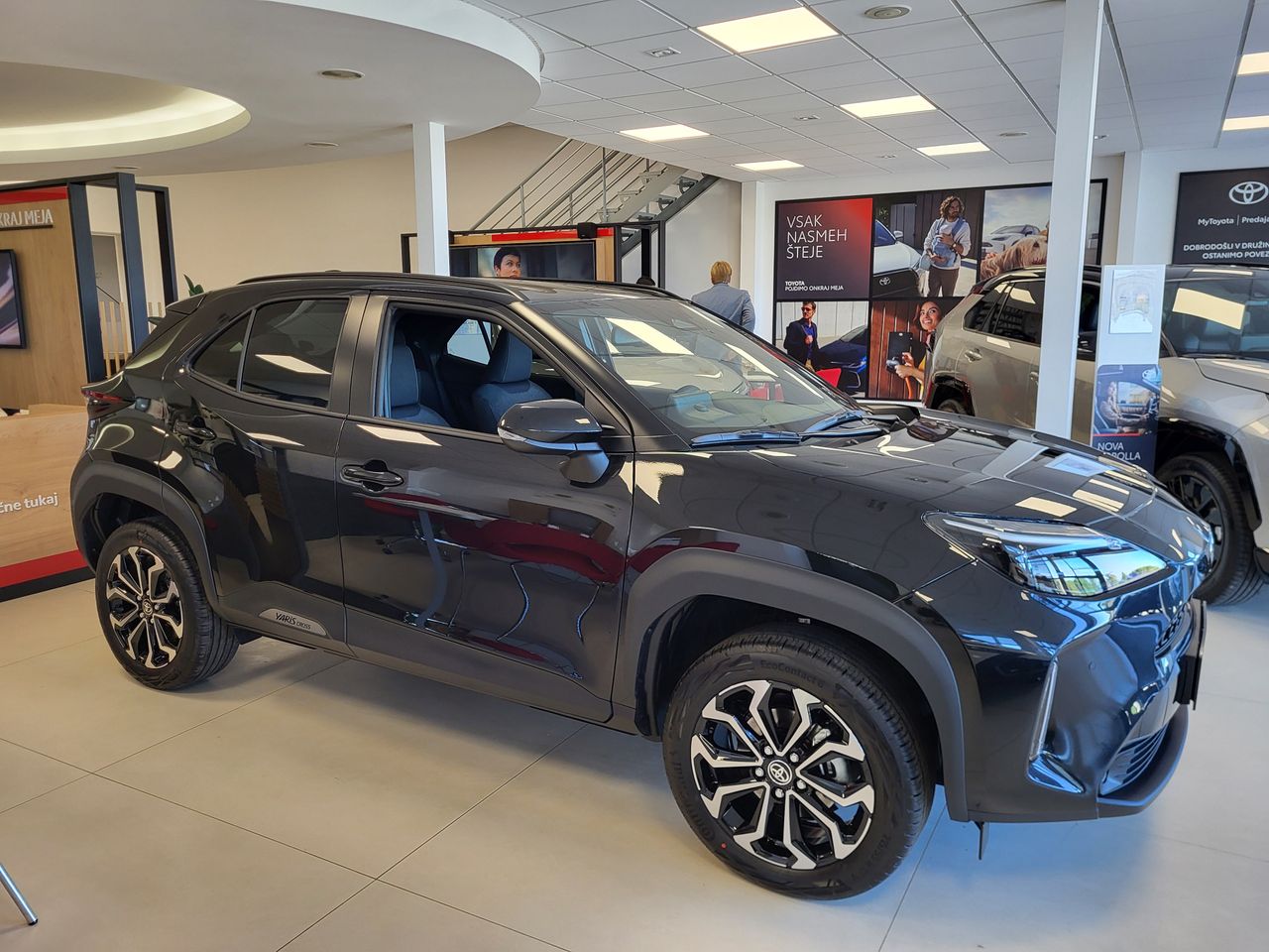 Zunanja slika - Toyota Yaris Cross - 1.5 HEV Sport Assist Convenience - 3