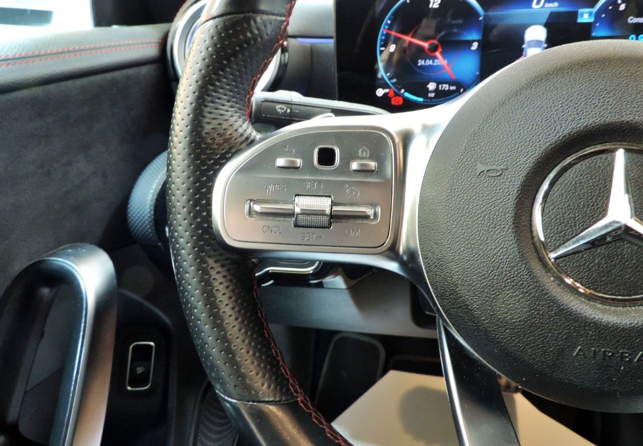 Zunanja slika - Mercedes-Benz CLA-Razred - 200 Aut. AMG LINE  LED-KAMERA-ALCANTARA - 14