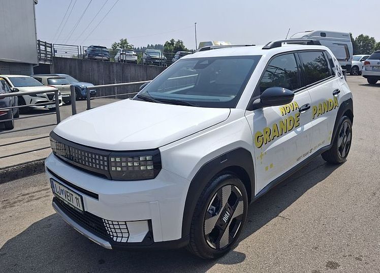 Zunanja slika - Fiat Grande Panda - 1.2 T-Gen3 AT6 LaPrima - 1