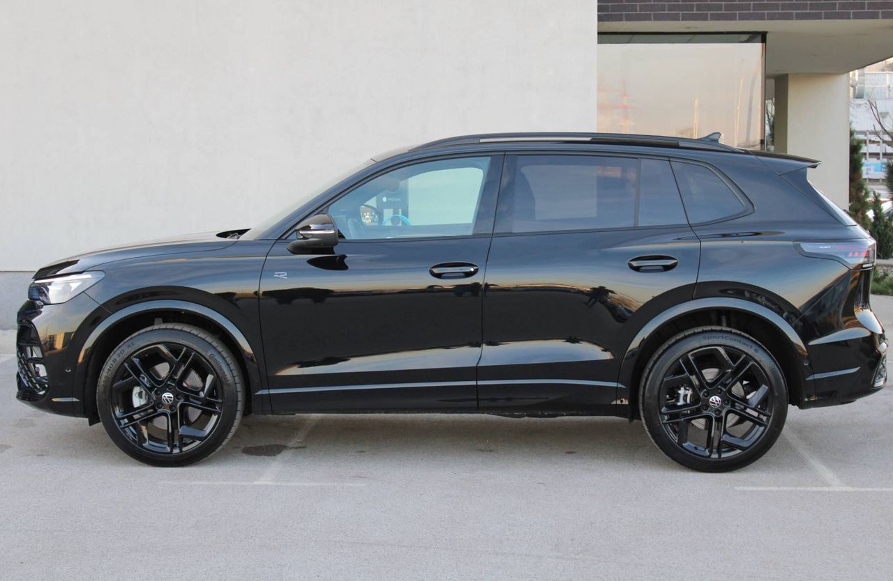 Zunanja slika - VW Tiguan - 2.0TSI 4MOT. R-LINE 195kW HEAD UP ACC SIDE AST I.. - 4