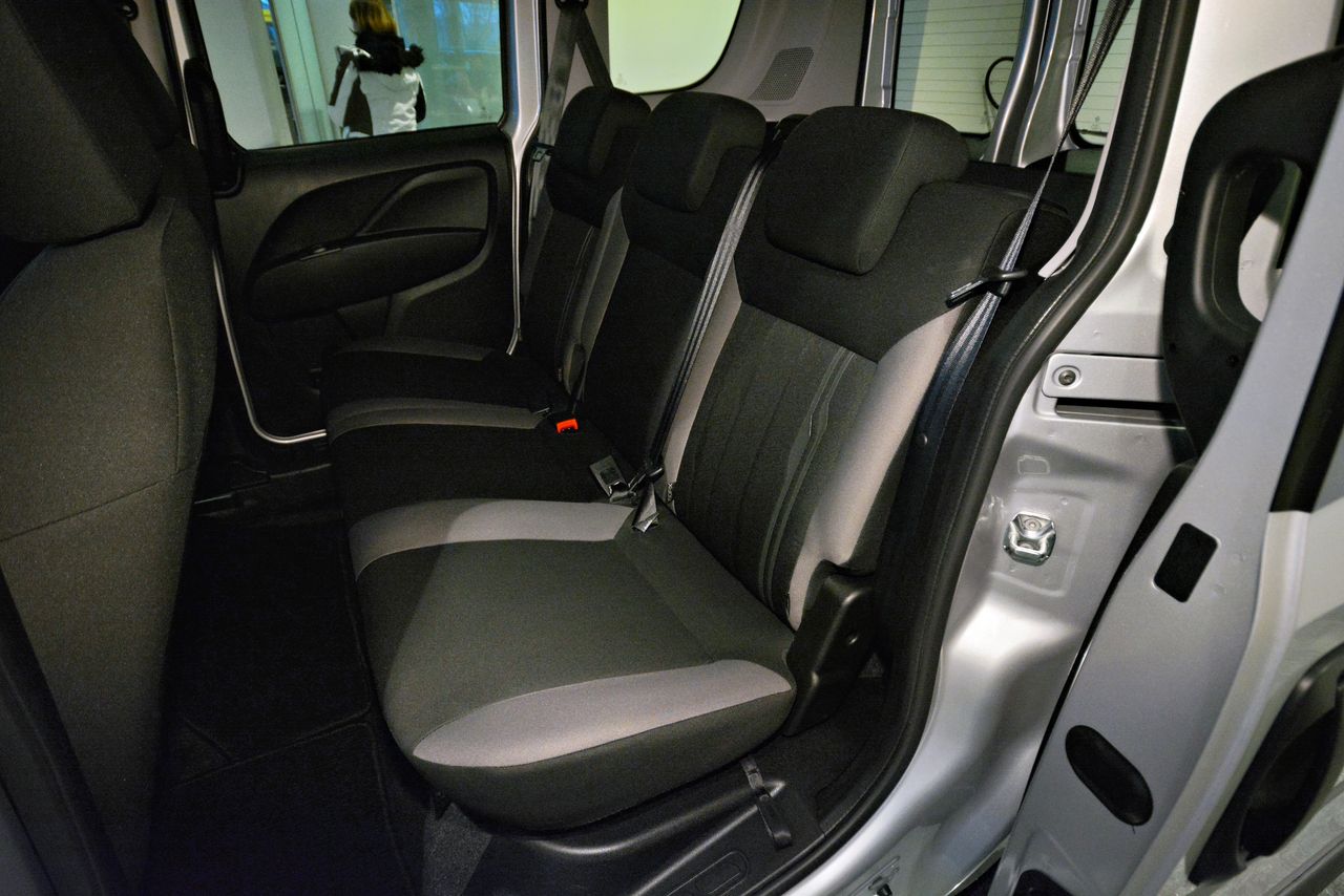 Zunanja slika - Fiat Doblo - 1.4 16v Easy PDC-KLJUKA-BLUETOOTH - 10