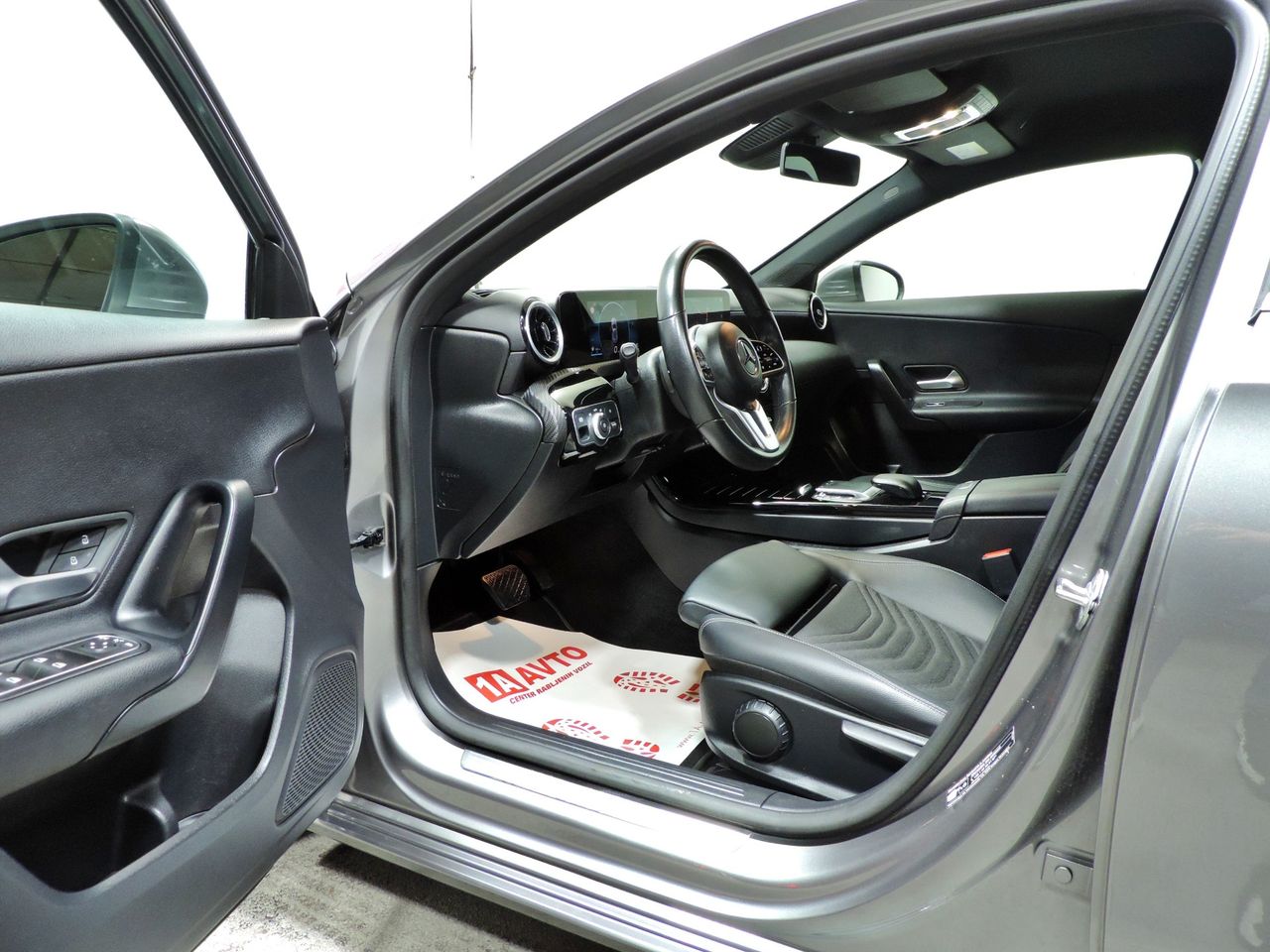 Zunanja slika - Mercedes-Benz A-Razred - A 200 d 8G-DCT LED-KAMERA-USNJE…. - 9