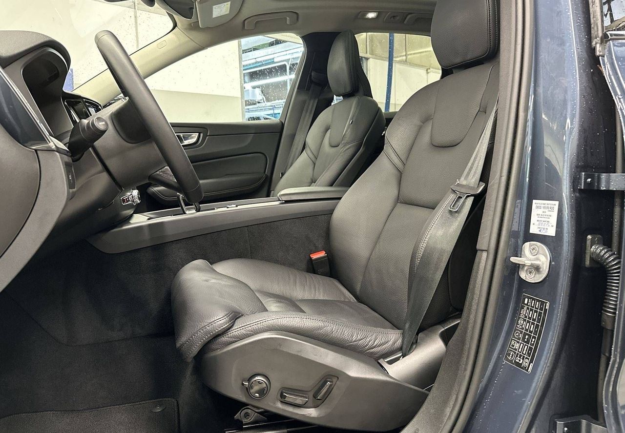 Zunanja slika - Volvo XC60 - B4 D Plus Dark AT ACC 360 Pano H K Memory... - 9