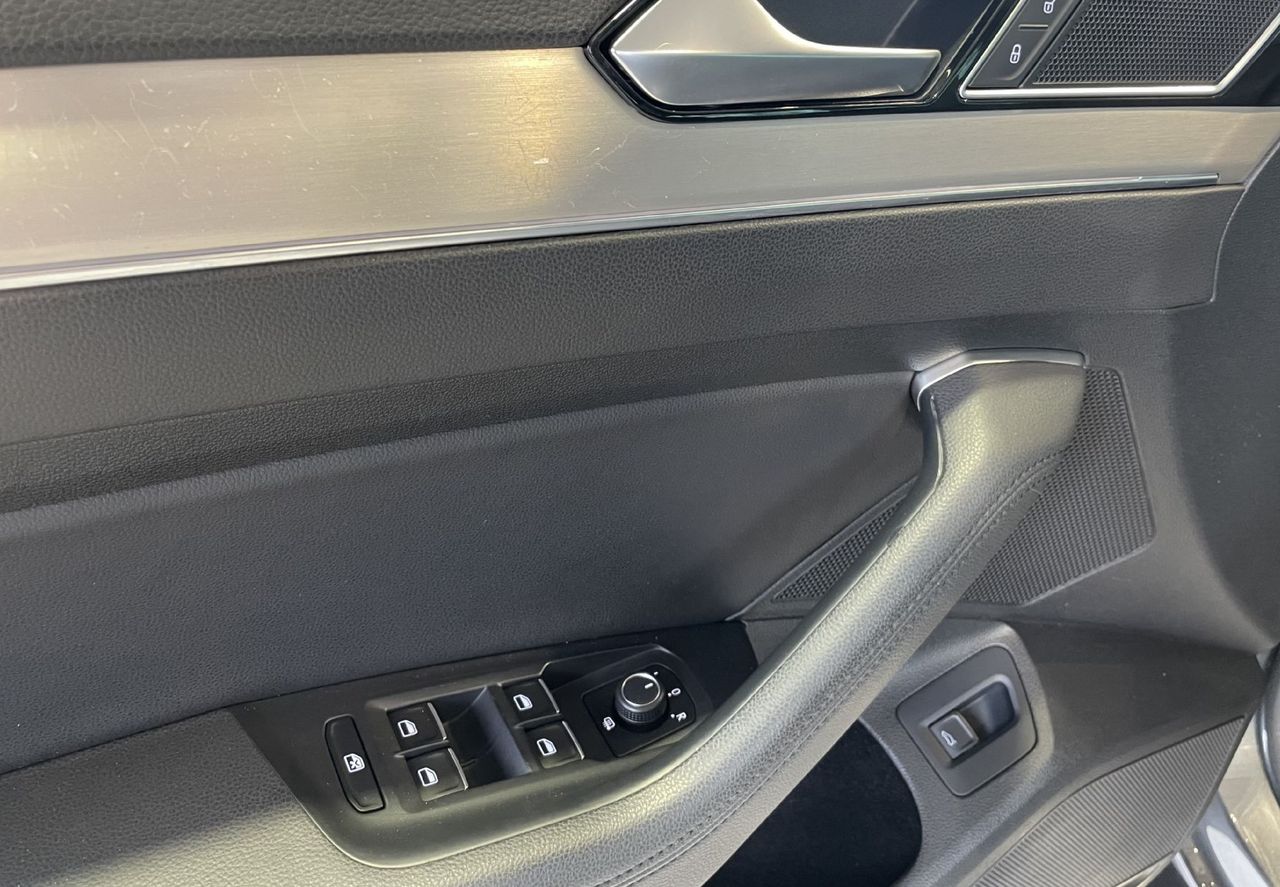 Zunanja slika - VW Passat - Variant 2.0TDI-HIGHLINE-NAVIGACIJA-RADAR-KAMERA-ALCANTARA - 15
