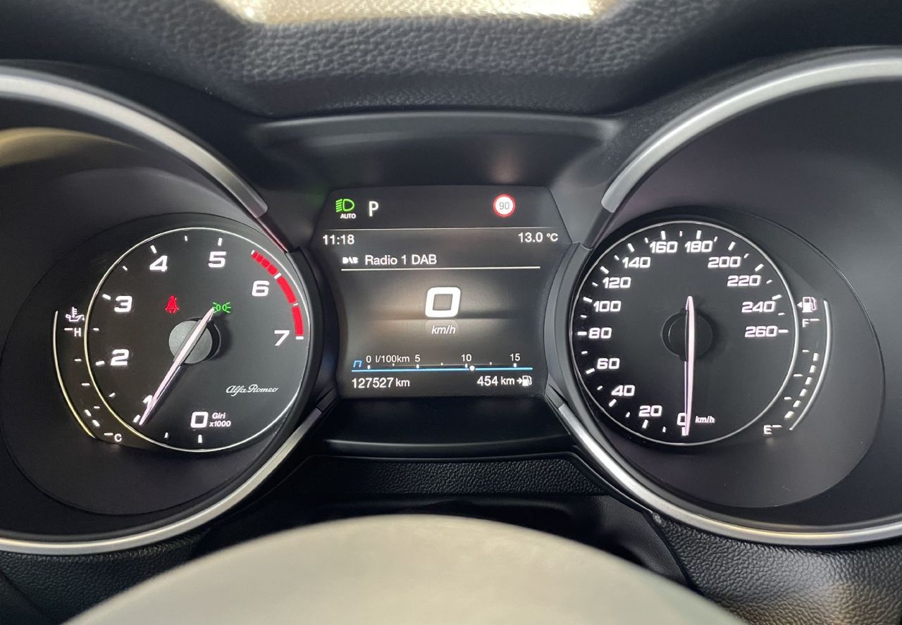Zunanja slika - Alfa Romeo Stelvio - VELOCE-PANORAMA-KEYLESS-NAVI-USNJE-MEMORY-LED-ACC - 13