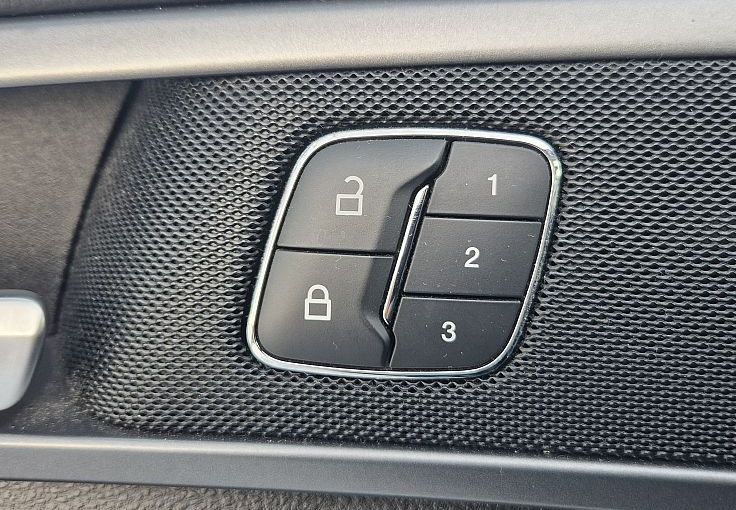 Zunanja slika - Ford Mondeo - 2.0 HYBRID AUT. Titanium °ALKANTARA °ALU 18 °KAM - 10