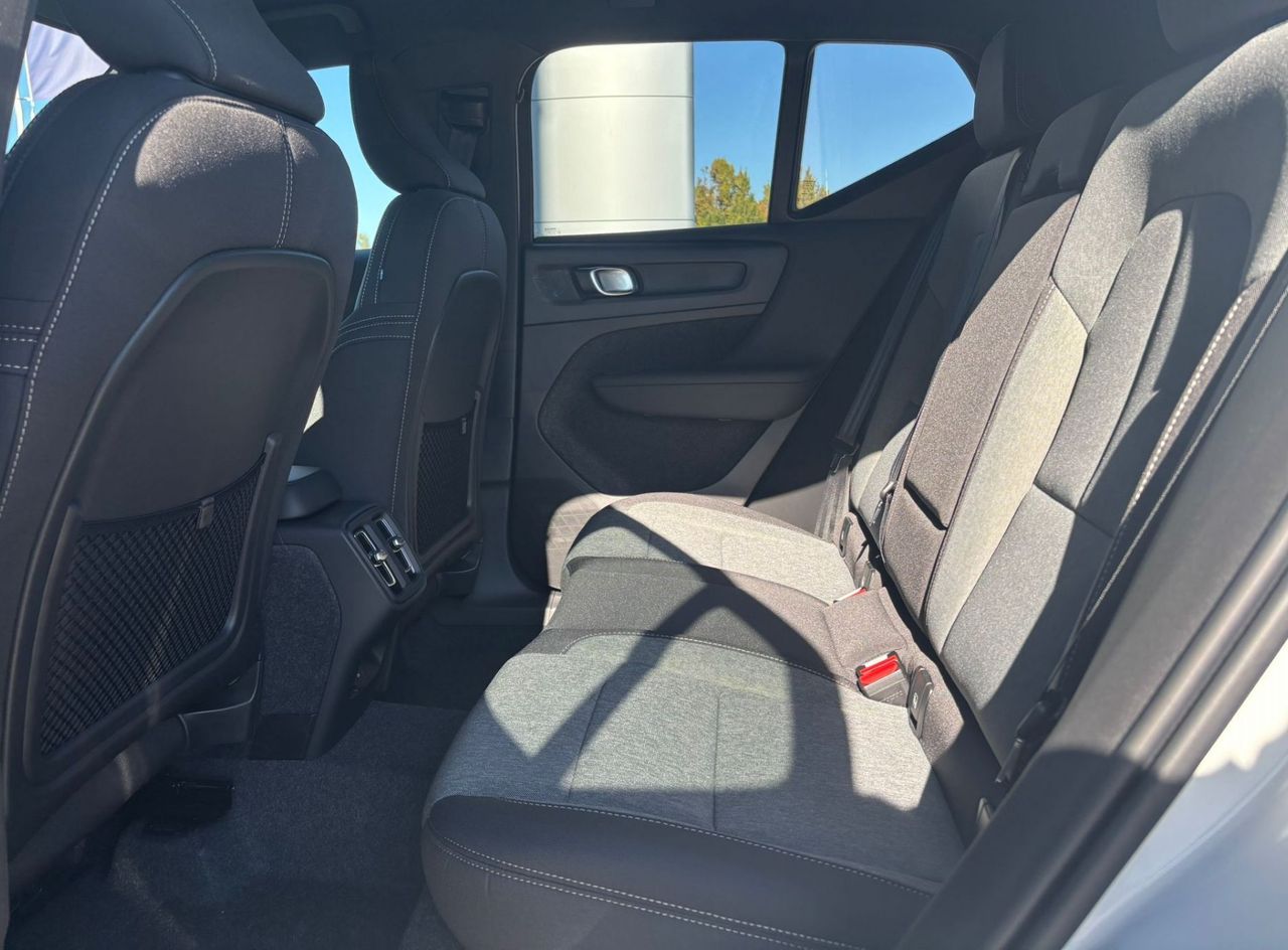 Zunanja slika - Volvo XC40 - B3  P  163hp Core 3 leta garancije + 3 servisi - 8