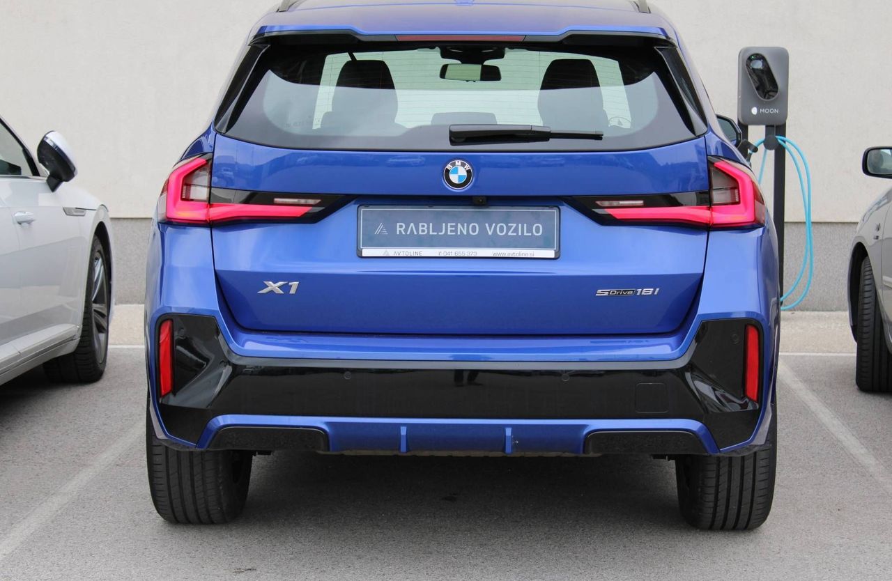 Zunanja slika - BMW X1 - serija :  sDrive18i  AT  M SPORT KAMERA KEYLESS LED - 9
