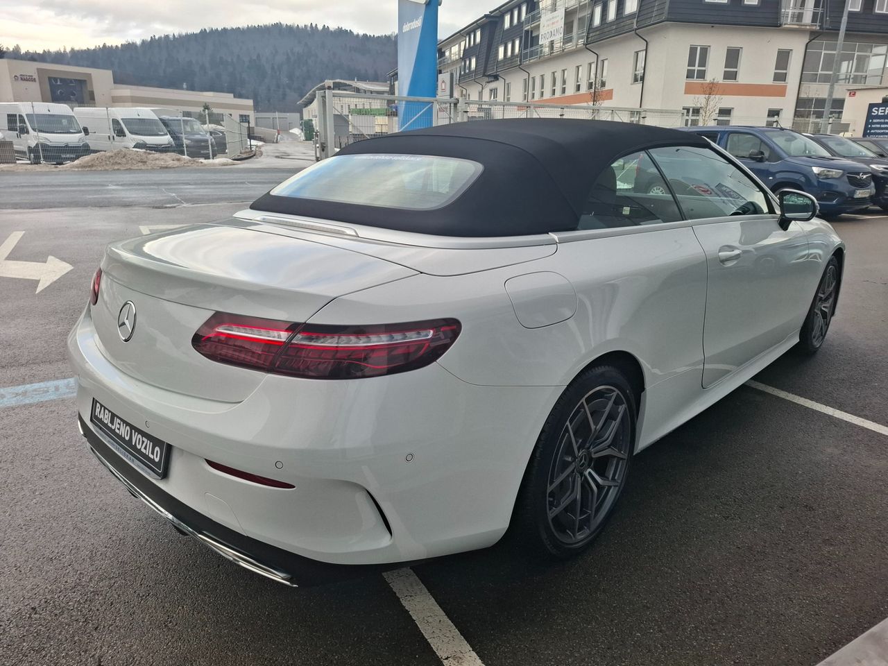 Zunanja slika - Mercedes-Benz E-Razred - E200 AMG LINE AVTOMATIK-BURMESTER HI-FI-KOT NOV - 21