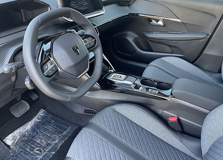 Zunanja slika - Peugeot 208 - ALLURE HIBRID 110 e-DCT6 €6.4 - DEMO - 4