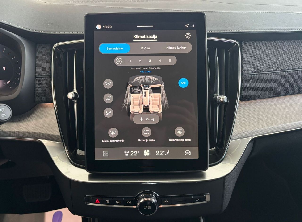 Zunanja slika - Volvo XC90 - B5P Core 7s AWD 3 leta garancije + 3 servisi - 16