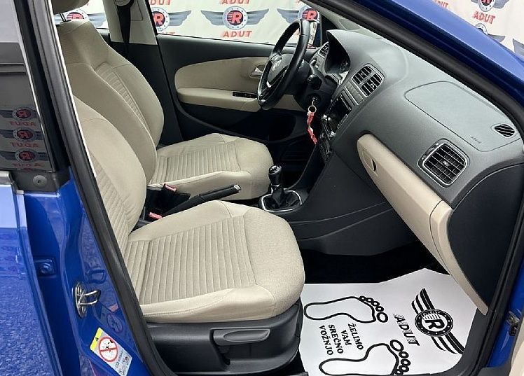 Zunanja slika - VW Polo - 1.6 TDI DPF Highline 66  90  PARK. NAVI. 1 LET.J.. - 10