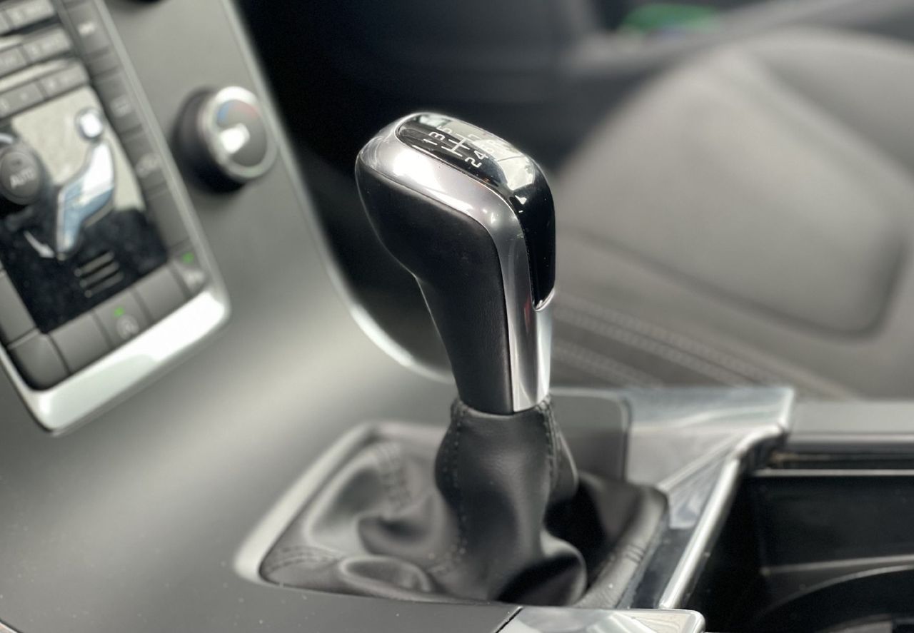 Zunanja slika - Volvo V60 - TEMPOMAT-VELIKI SERVIS-MULTIFUNKCIJA-AVT.KLIMA - 12