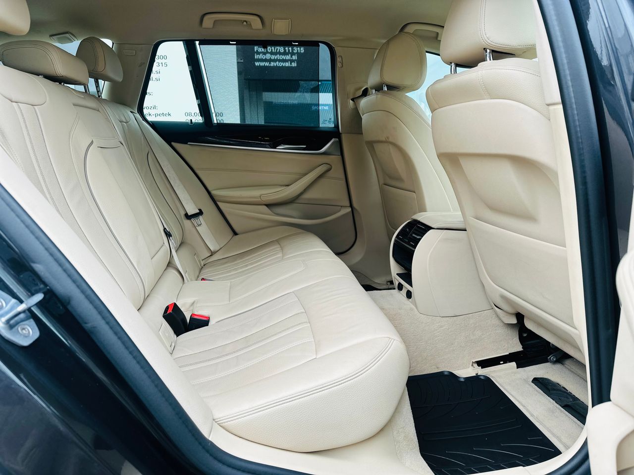 Zunanja slika - BMW serija 5 Touring - Serija 5 520d Luxury Line  I Head Up  I RADAR - 10