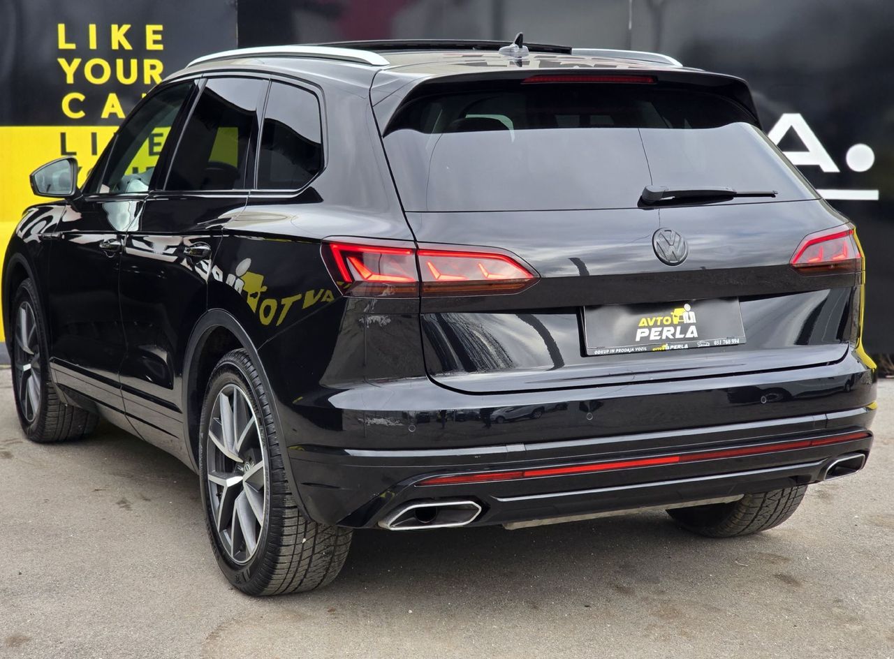 Zunanja slika - VW Touareg - V6 TDI BLACK PAKET-PANORAMA-MATRIX-ALU 20-VIRTUAL - 6