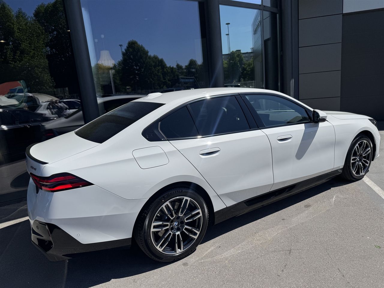 Zunanja slika - BMW i5 - xDrive40 - 2